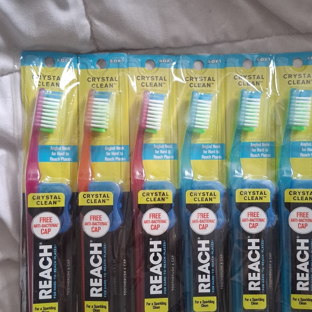 Crystal Clean Toothbrush Set - Multicolor